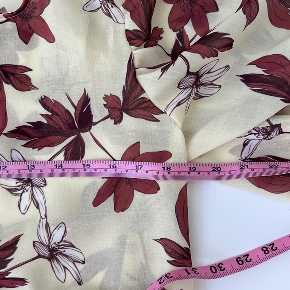 Review Moda Creme Floral Print Blouse by Review (Size M) - Picture 10 of 14